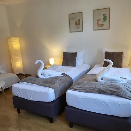 Bahnhofsnahes 8 Mit Boxspringbetten, Tv, Wifi, Balkon *